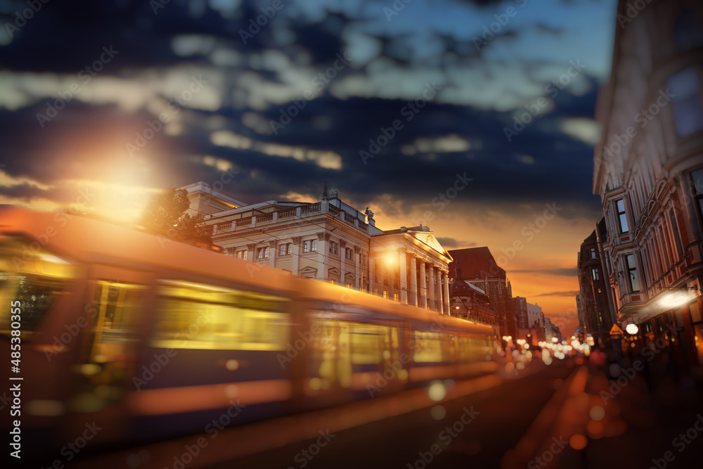 Obraz na płótnie View of the night streets in Wrocław and a running tram w salonie
