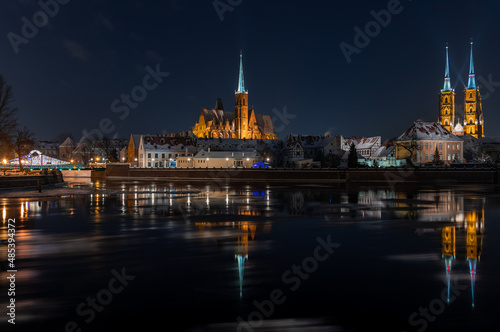 Piękne miasto Wrocław z fotografowane nocą. © Mariusz