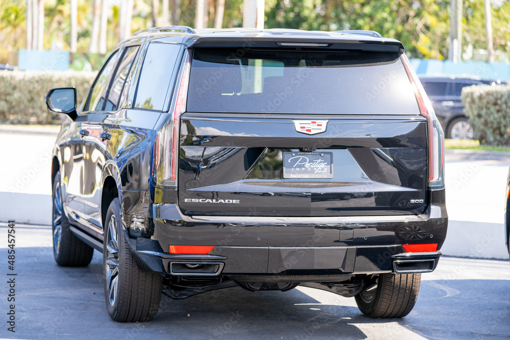 Miami, FL, USA - February 5, 2022: Photo of a black Cadillac Escalade 600  limo suv Photos | Adobe Stock