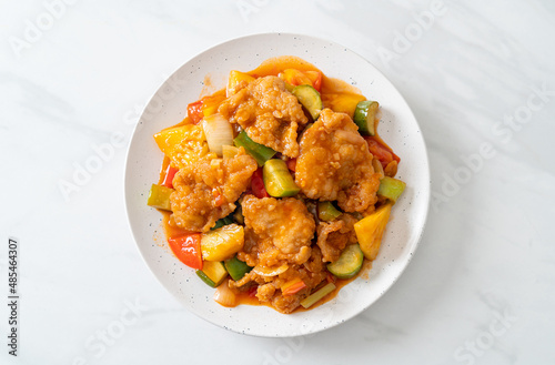 Stir fried sweet and sour sauce with pork