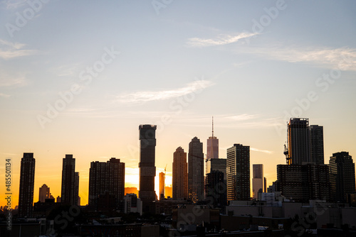 Sunrise over the New York Skyline in New York city © wayne
