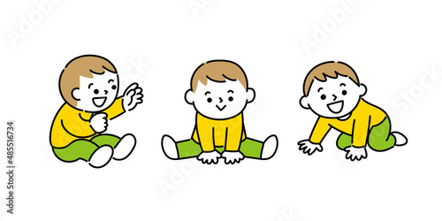 座ったりハイハイしながら笑う赤ちゃん