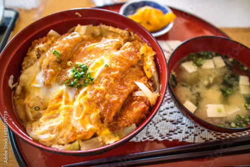 カツ丼 日本の丼もの 和食イメージ