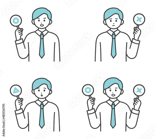 男性社員がまるとばつと三角の札を持つイラスト素材