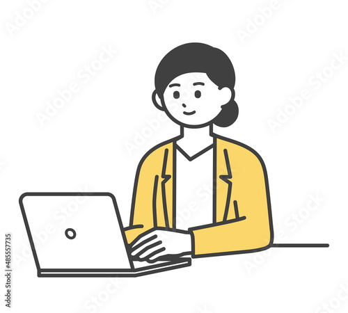 女性社員がパソコンを操作するイラスト素材