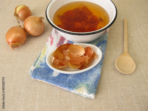 Dye agent, brown decoction from onion peel