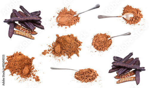 Foto set of pods and ground carob isolated on white