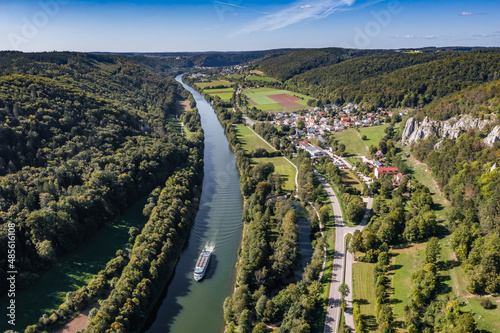Luftbild des Rhein-Main-Donau-Kanal bei Essing im Naturpark Altmühltal mit Ausflugsschiff an einem sonnigen Tag im Sommer photo