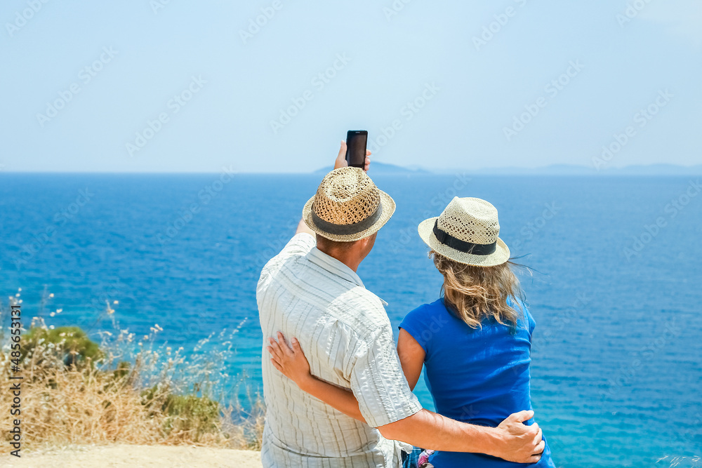 custom made wallpaper toronto digitalA happy couple selfie at sea on travel
