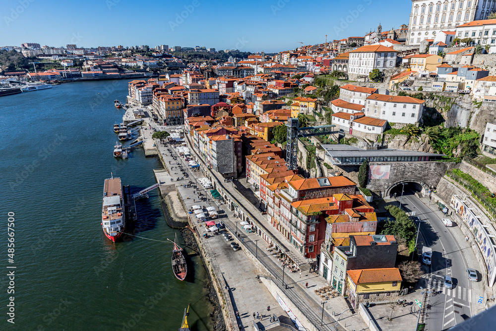 Obraz premium Vue sur Porto depuis le Pont Dom-Luís I
