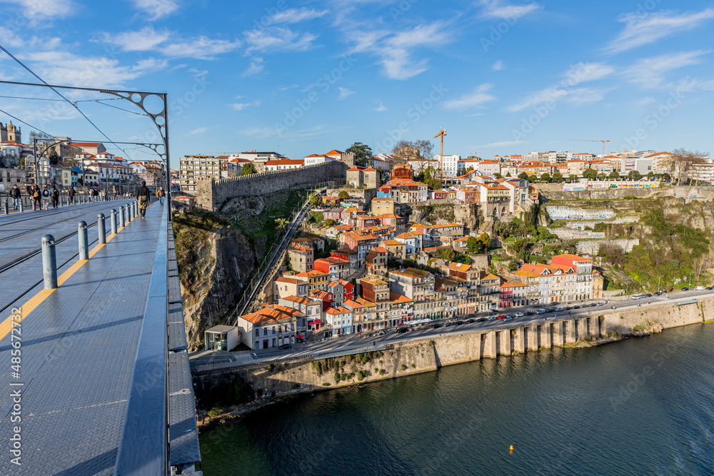 Vue sur Porto Ribeira depuis le Pont Dom-Luís I