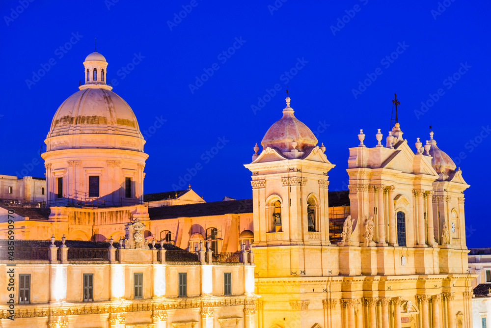 Dome of Noto Cathedral at night, Noto, Val di Noto, UNESCO World Heritage Site, Sicily, Italy, Europe