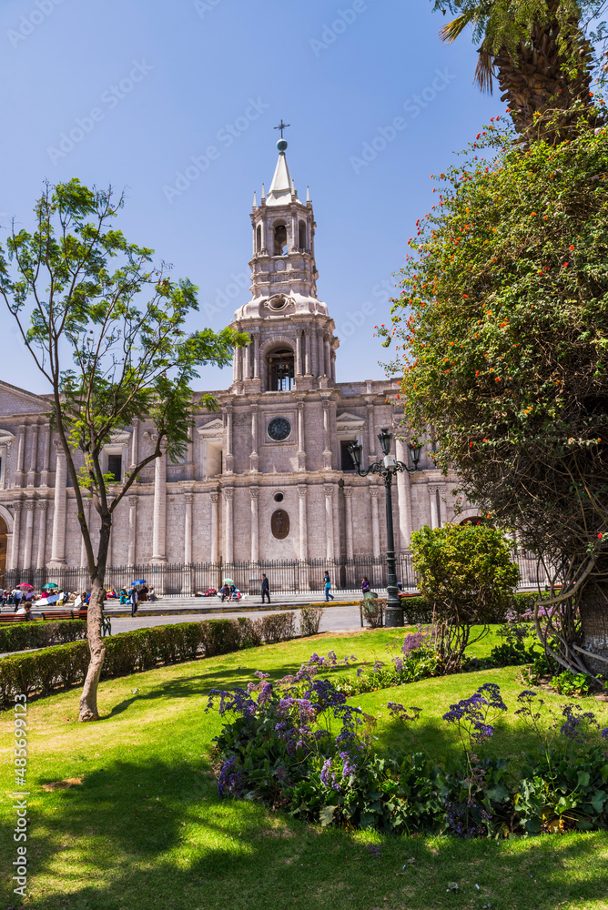 Basilica Cathedral of Arequipa (Basilica Catedral), Plaza de Armas, Arequipa, Peru, South America