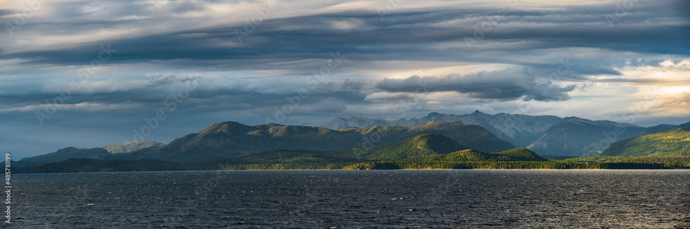 Obraz premium Sunset at Nahuel Huapi Lake (Lago Nahuel Huapi), Bariloche (aka San Carlos de Bariloche), Rio Negro Province, Patagonia, Argentina, South America