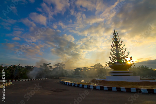 Mount Perak Roundabout Located in Tamiang Layang, East Barito Regency, this roundabout is interesting because it depicts the symbol of the Central Kalimantan Dayak Community. photo