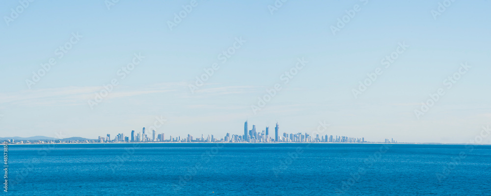 Φωτογραφία View Across the Ocean to the City Skyline of Surfers Paradise from Coolangatta B