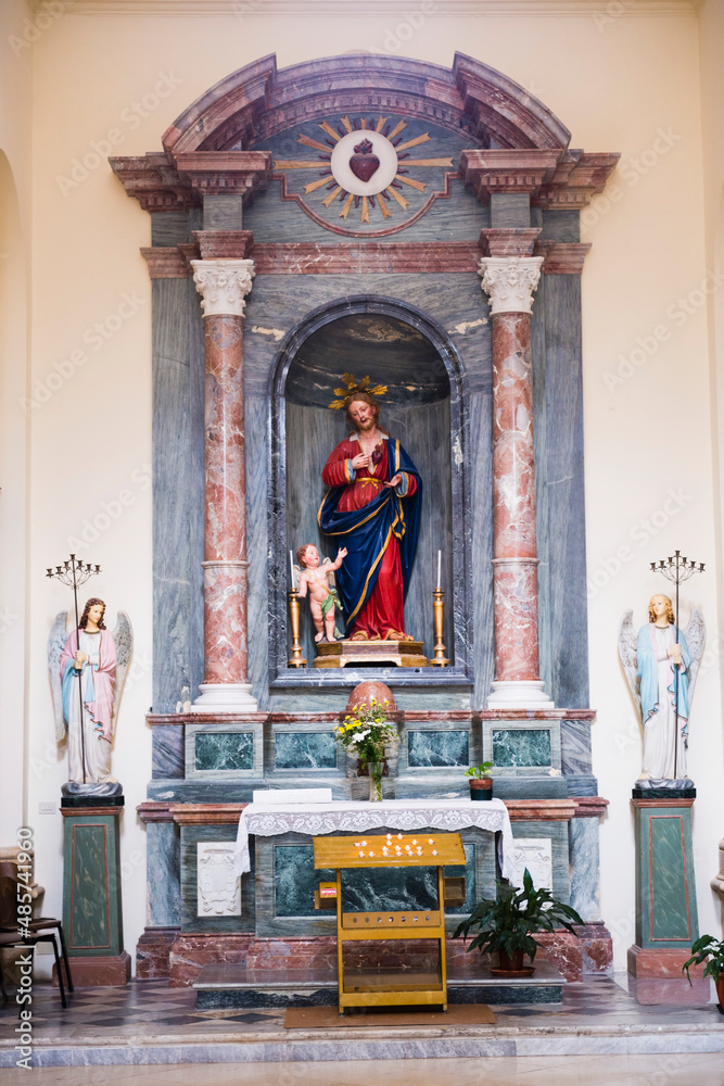 Statue in the interior of Duomo (Noto Cathedral, Cattedrale di Noto), Noto, Sicily, Italy, Europe