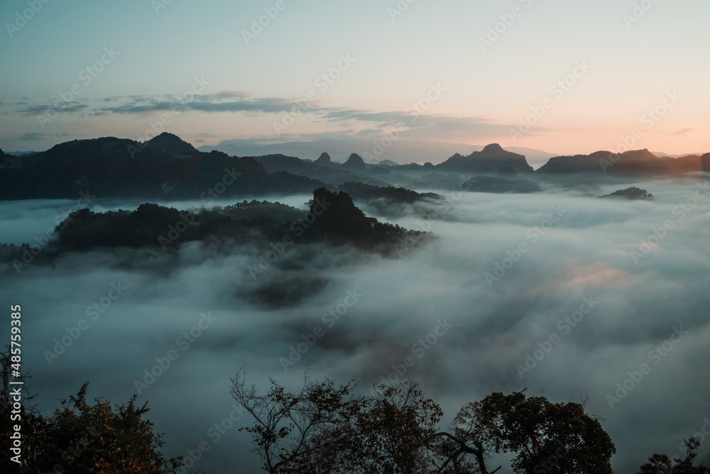 Obraz premium Beautiful view of the sea of fog in the morning