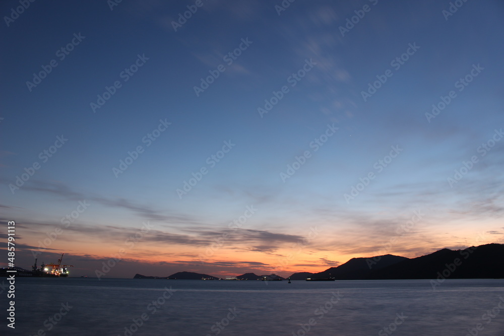 コンビナートの煙突と炎!えんとつ町の工場夜景 おすすめ山口 周南市の夕日と夜景 コンビナートの煙突と炎!えんとつ町の工場夜景 おすすめ山口 周南市の夕日と夜景