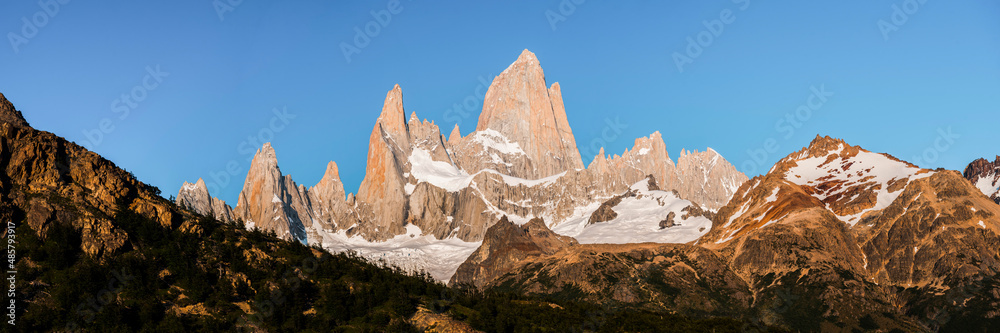 Mount Fitz Roy (aka Cerro Chalten), Los Glaciares National Park, El Chalten, Patagonia, Argentina, South America