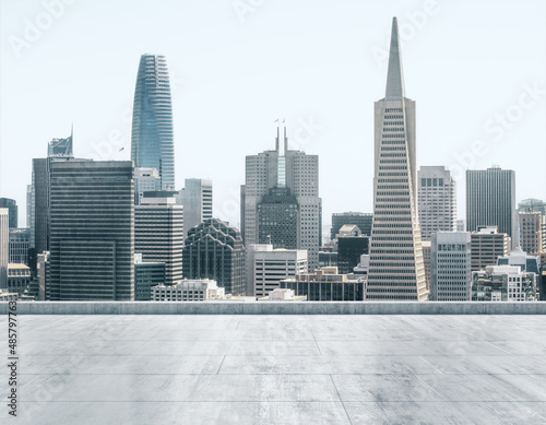 Empty concrete dirty rooftop on the background of a beautiful San Francisco city skyline at daytime, mock up © Pixels Hunter