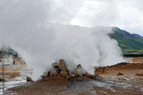 Hverarönd (Hverir) - Feld heisser Quellen und Schlote im Krafla-Vulkangebiet am See Myvaten