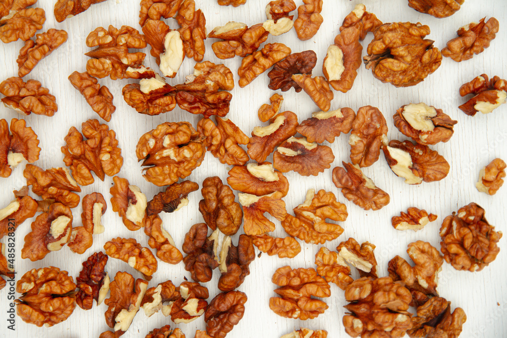 Obraz premium closeup walnut healthy nuts