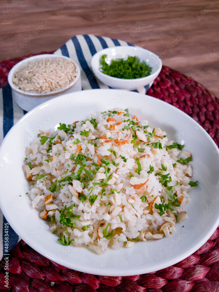 Arroz con cilantro y almendras