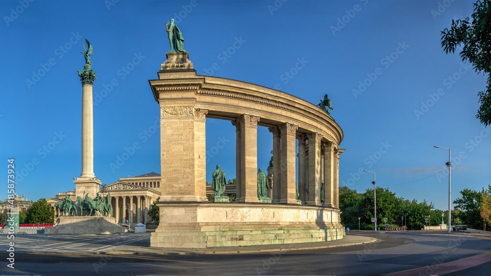 Obraz premium Monument to the Millennium of Hungary in Budapest
