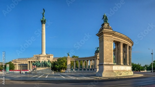 Monument to the Millennium of Hungary in Budapest © Cavan