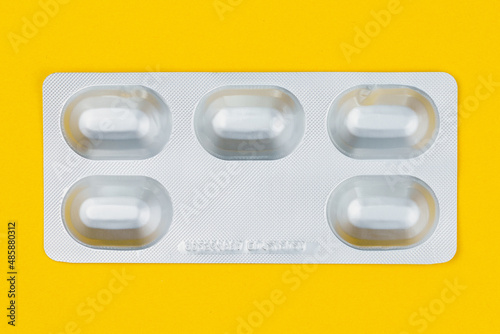 Bild auf Leinwand Blister or pack of five tablets or pills