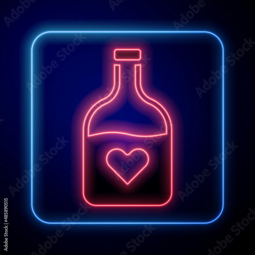 Foto Glowing neon Bottle with love potion icon isolated on black background