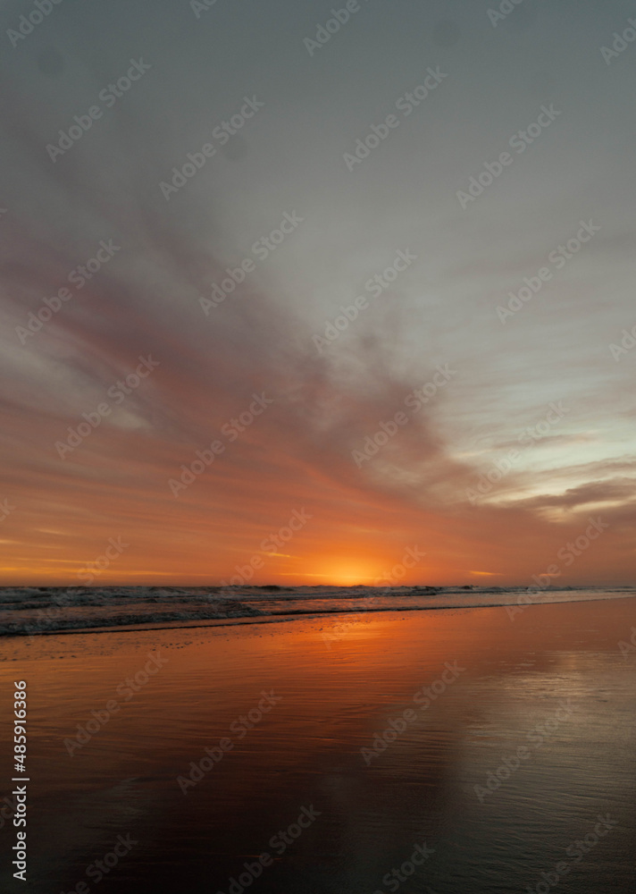 Obraz premium sunset at the beach