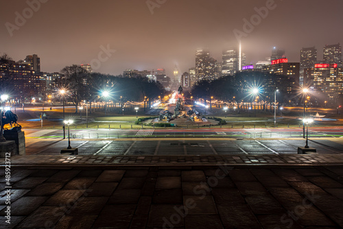 Obraz na płótnie Downtown Philadelphia at night, during the rain, from the view of the steps of the Philadelphia Museum of Art w salonie