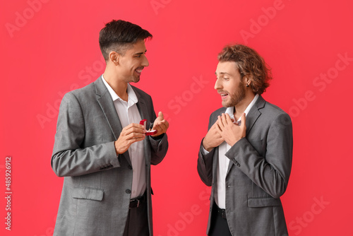Young gay proposing to his ...