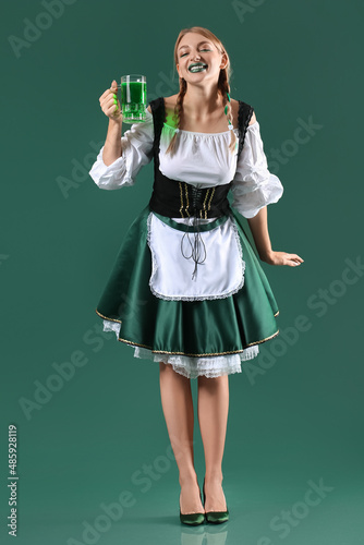 Beautiful Irish waitress wi...