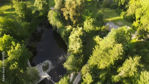 Nombre/s original/es: River side, sunset, Drone shoot, moody green, green woods, clouds, sunny day, woods, afternoon Europa SLOVENIJA, POSTOJNA , NANOS, prodia, from top.mov photo