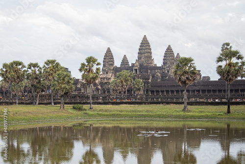 Obraz na płótnie Ancient temple ruins in the jungles of Siem Reap, Cambodia w salonie
