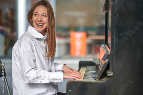 girl at piano