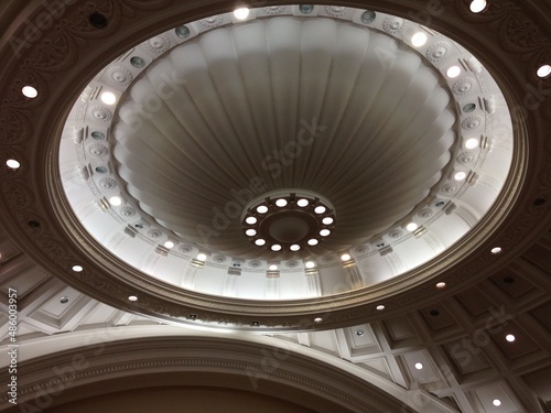 Canvas Print Beautiful ceiling with gypsum, some bulbs and illumination