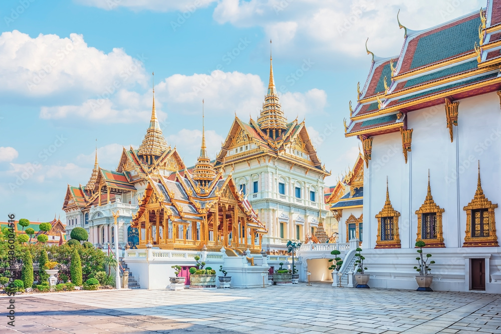 Naklejka premium Grand Palace in Bangkok city, Thailand