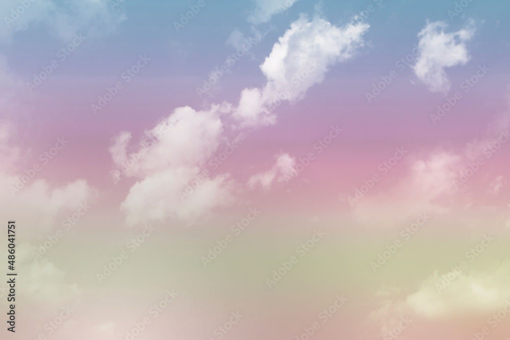 Obraz premium Beautiful sky and clouds in pastel tones.