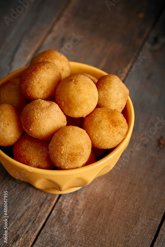 meatballs with sauce - croquete - coxinha - bolinho - pastel - salsicha - festa - coffee break - salgadinhos