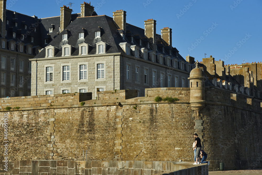 ramparts of the old town of Saint Malo, Brittany, France - obrazy, fototapety, plakaty 
