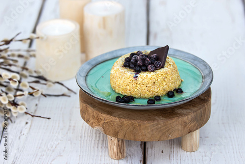 mugcake with blueberries and bitter chocolate photo