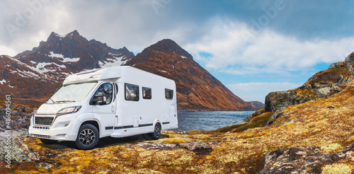 Fototapet Caravan or mobile home