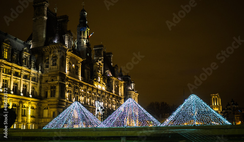 Canvas Print Paris Hotel de Ville at night with Christmas street decorations