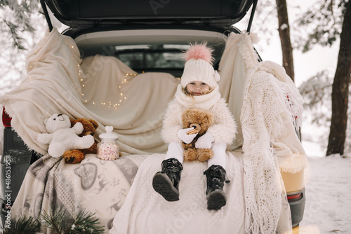 Photography Little girl in the car