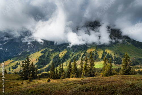 Mountain tops hided in  the clouds © Thymen van Schaik