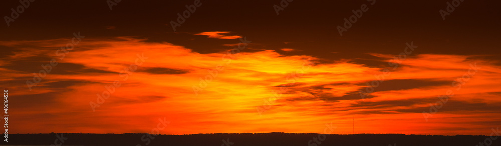 Obraz premium panaromic sunset in the sky dorset united kingdom 